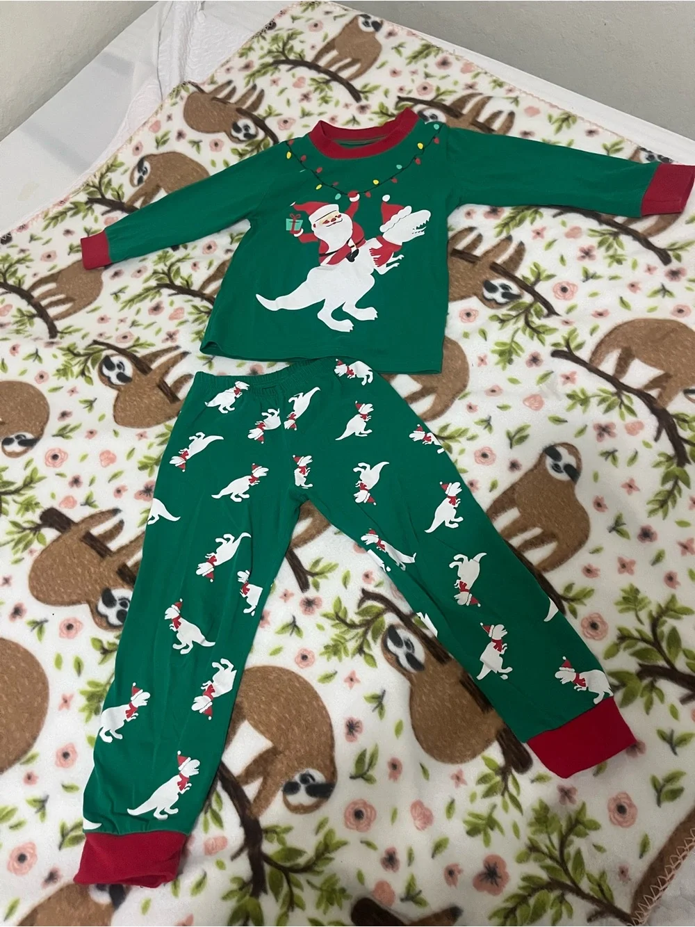 Kids Green Santa Dinosaur Holiday Pajama Set - Boys 5T